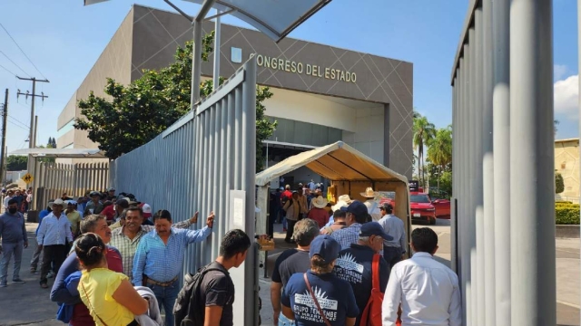 Campesinos acudieron a la comparecencia del encargado de despacho de la Sedagro, en el Congreso local. 