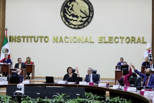 Sala de sesiones del Consejo General del INE en imagen de archivo.
