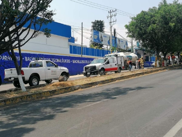  La fuga de combustible fue controlada por los cuerpos de rescate.