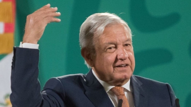 AMLO descarta desaparición del INE-