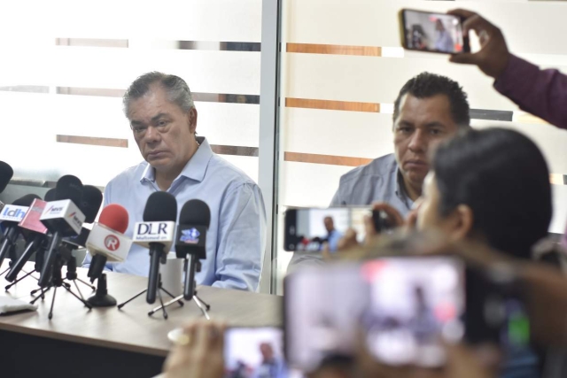 El coordinador de la bancada de Morena en el Congreso, Rafael Reyes, asegur&oacute; que las comparecencias de los secretarios de gobierno corresponden a un ejercicio democr&aacute;tico y de transparencia. 