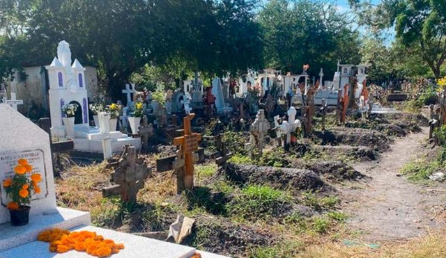 Habitantes de Xoxocotla exigen respeto a tumbas del panteón viejo