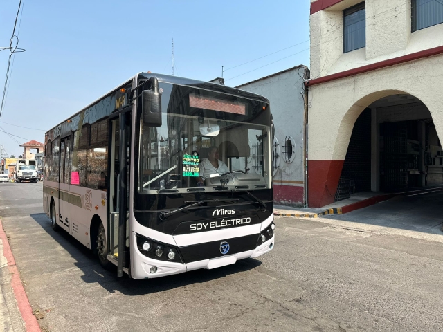 Comenzaron a operar cuatro nuevas unidades el&eacute;ctricas de transporte p&uacute;blico de pasajeros