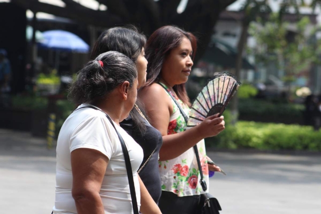 Autoridades estatales promueven medidas de prevención de golpes de calor.    