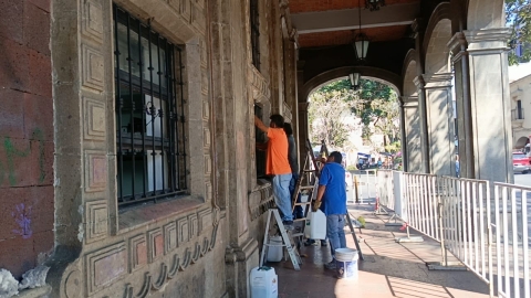 Reparan daños en palacio de gobierno