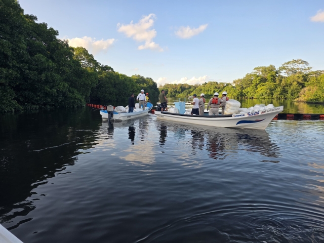 Gobierno despliega operativos y recursos por derrame en Golfo de M&eacute;xico