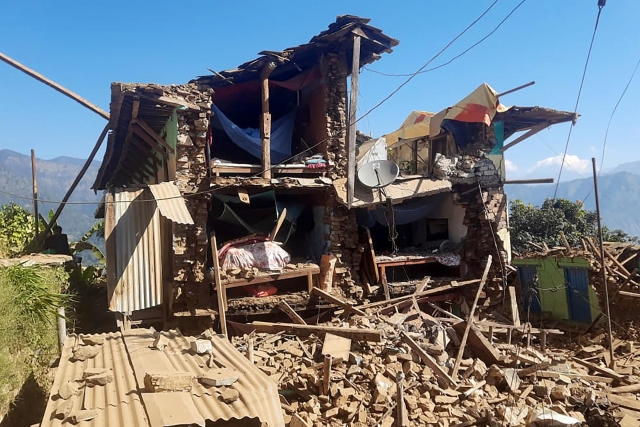 Una casa derrumbada por el terremoto, en el distrito de Jajarkot, en Nepal, el 4 de noviembre de 2023
