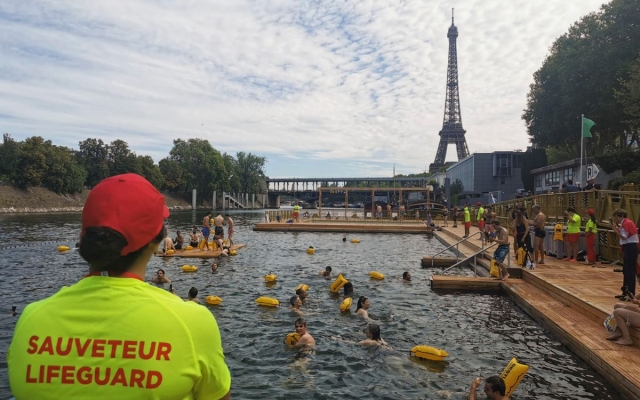 Reabren el río Sena para nado público por primera vez desde 1923