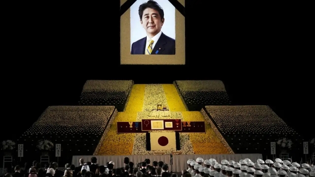 Japón da un último adiós a Shinzo Abe durante funeral de Estado