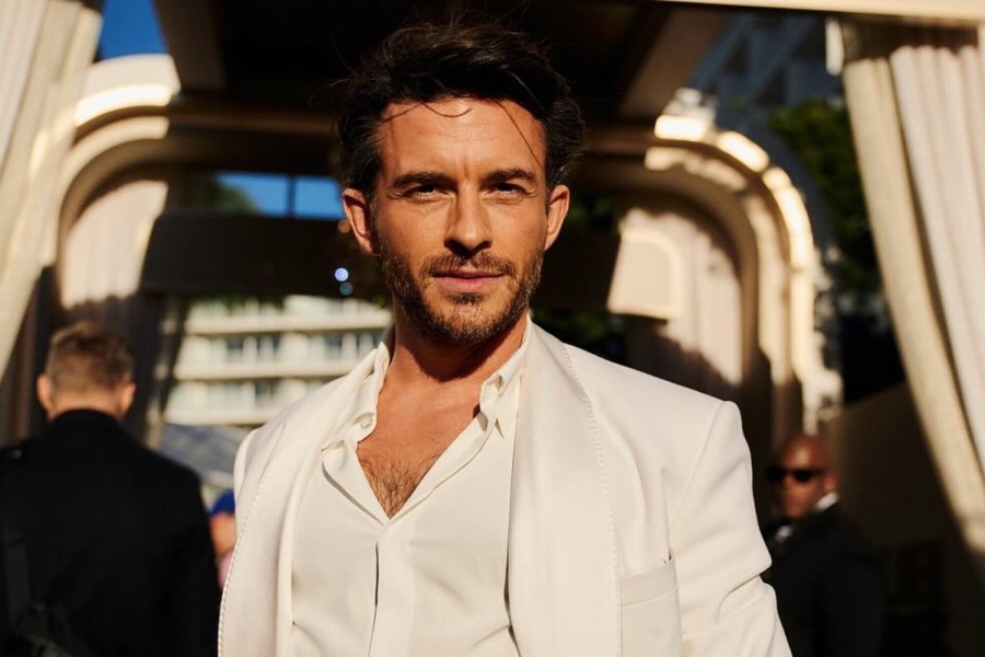 Jonathan Bailey es nombrado el hombre más sexy del mundo por la revista People