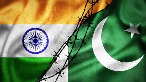 China ofrece mediar entre India y Pakistán por un alto el fuego duradero