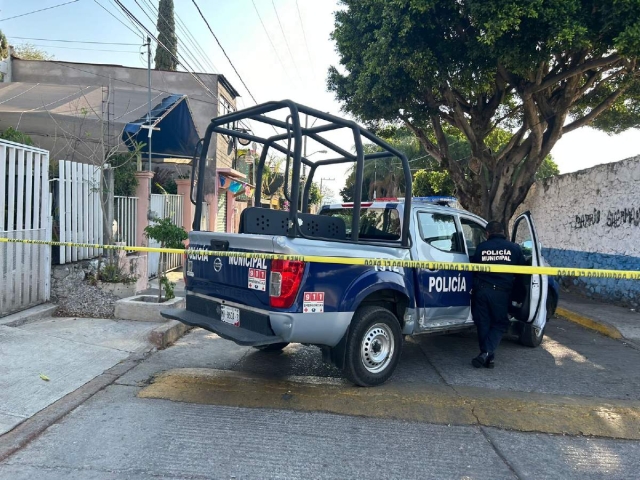   Pese a que el ataque ocurrió la madrugada del viernes, en el transcurso del día aún no habían levantado los cuerpos.