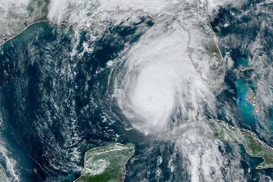 Huracán 'Rafael' se debilita a tormenta tropical tras afectar Cuba; avanza hacia México
