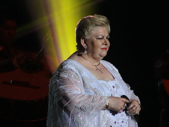 Paquita la del Barrio se despide de los escenarios en la Feria de Texcoco