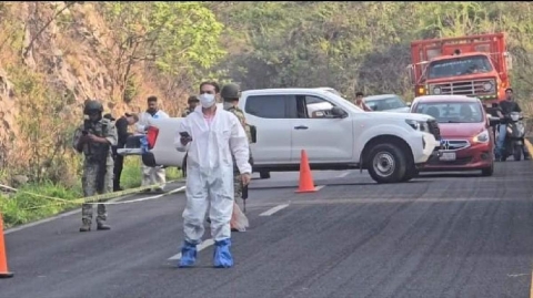   La víctima fue localizada en el acotamiento de la carretera.