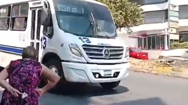 Denuncian ciudadanos negativa de ruteros a dar el servicio a adultos mayores