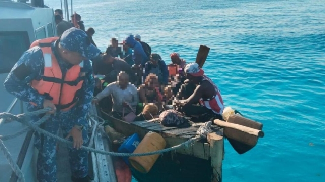 Secretaría de Marina rescata a 51 migrantes en Isla Mujeres