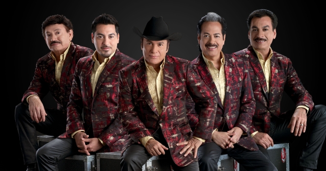 &#039;Los Tigres del Norte&#039; conquistan Londres con concierto; público invade el escenario