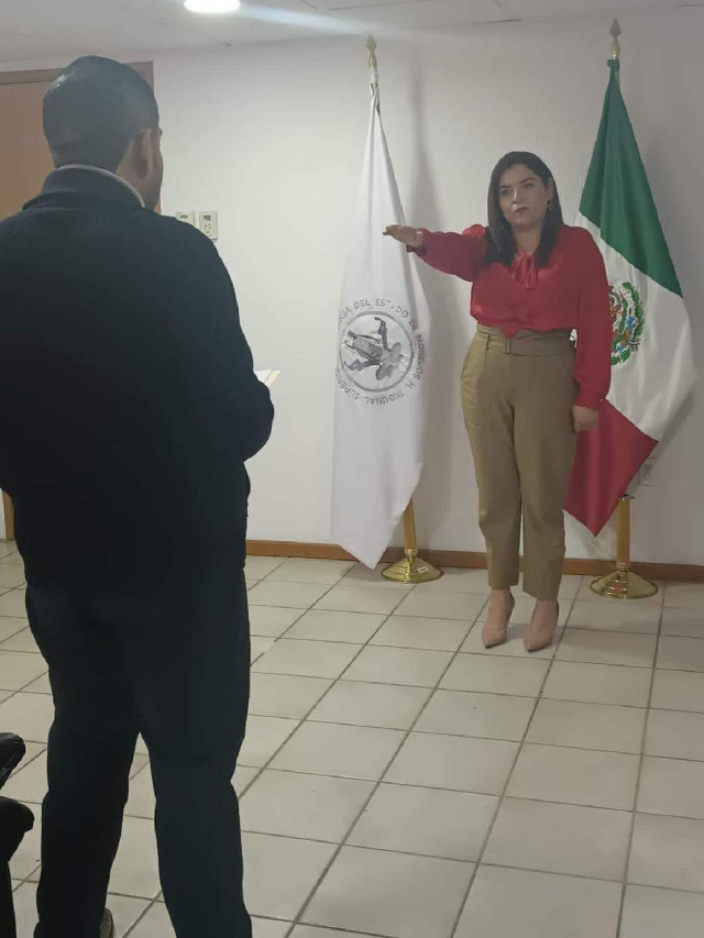 El gobierno de Zacatepec aseguró que inmediatamente después de tomar protesta, la funcionaria comenzó a desempeñarse como jueza de paz en el municipio.
