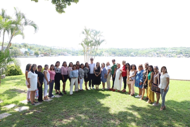 Las mujeres se reunieron en Tequesquitengo para hablar de los obstáculos que enfrentan para realizar su labor.