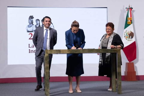 La mandataria federal destac&oacute; que la expedici&oacute;n de la Ley General de Aguas reglamentar&aacute; el art&iacute;culo 4 de la Constituci&oacute;n para garantizar el derecho humano al agua y al saneamiento.