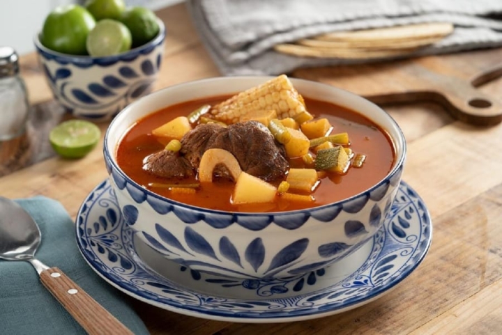 Prepara un mole de olla tradicional con xoconostle con esta receta para los días lluviosos