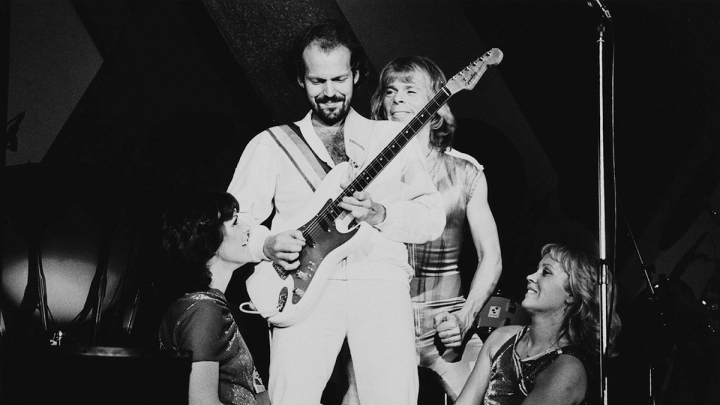 Muere Lasse Wellander, legendario guitarrista de ABBA