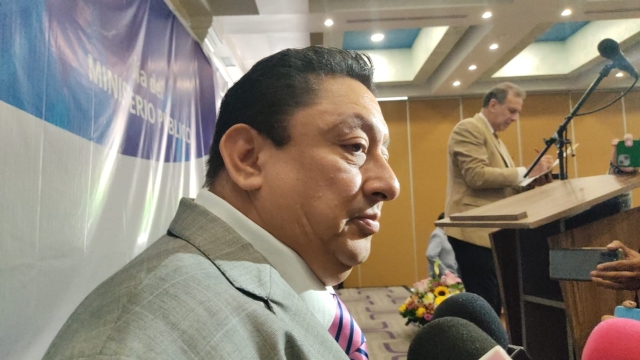 Uriel Carmona se mantiene como fiscal general