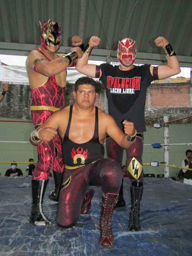 Los “Destructores” no quedaron satisfechos con el empate y retaron a los Brujos a una lucha de revancha.