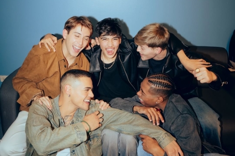 Santos Bravos debuta en el Auditorio Nacional como el primer boy group latino de HYBE