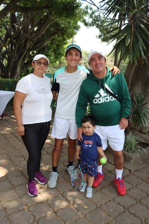 Hoy se enfrentarán en semifinales Diego Méndez contra Juan Pablo López, y Esdras Martínez se medirá ante Rodrigo Reyna.