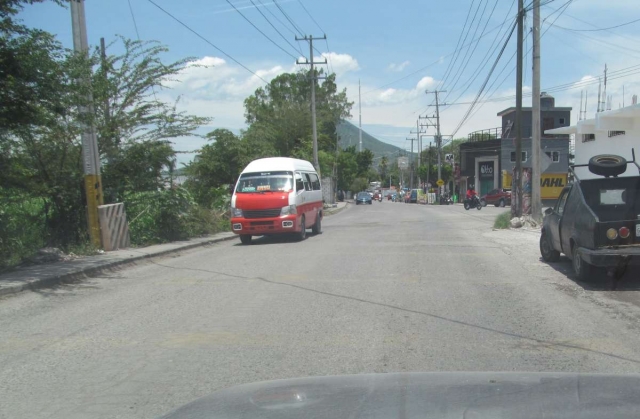 El director de Tránsito y Vialidad de Jojutla aseguró que la gente “no entiende” que debe bajar la velocidad en ciertos puntos y que los vibradores fueron colocados para evitar accidentes.