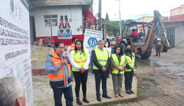 Entregan revestimiento de calles en Tetela del Monte