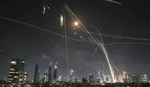 Irán lanza misiles contra Israel en respuesta a los ataques sobre su territorio