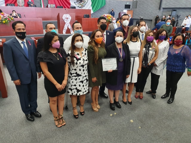 Entregan en el Congreso local &#039;Mérito Médico 2021&#039;