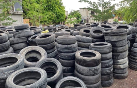 Con la intención de eliminar criaderos potenciales del mosco transmisor de dengue y limpiar el ambiente, comenzó en Tlaltizapán el “llantatón”, que terminará hasta completar mil 500 neumáticos.