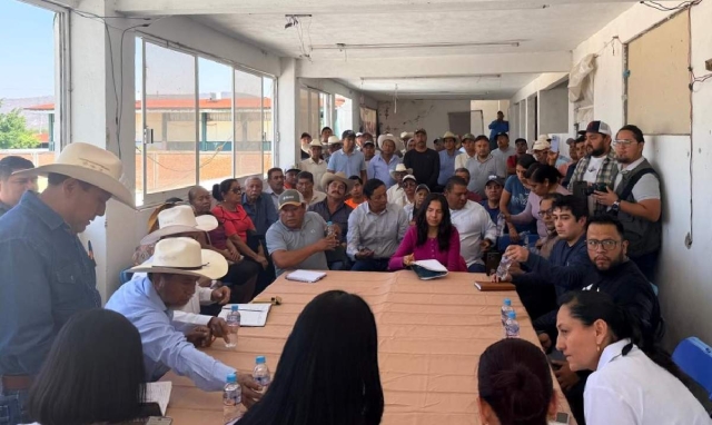 Acuerdan liberar pagos y ampliar acopio para productores de ma&iacute;z en la regi&oacute;n oriente