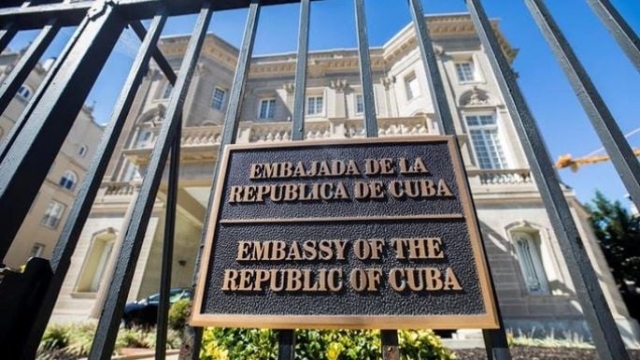 Embajada cubana en Estados Unidos sufre ataque con bombas molotov