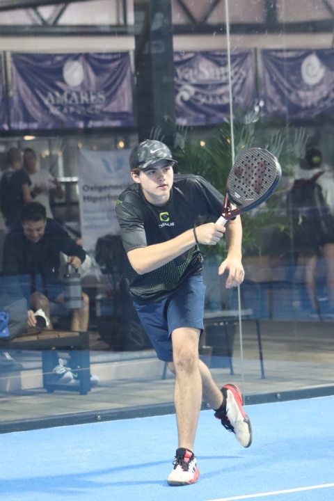 Uno de los jugadores del VS P&aacute;del Fest 2025.