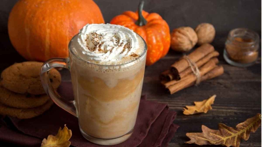 De la franquicia a tu casa: Prepara tu propio 'pumpkin spice latte'