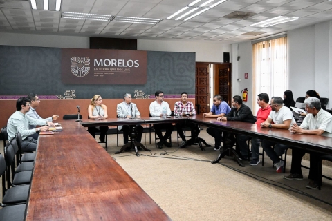 Se levantan bloqueos tras diálogo entre autoridades y agrupaciones de taxistas