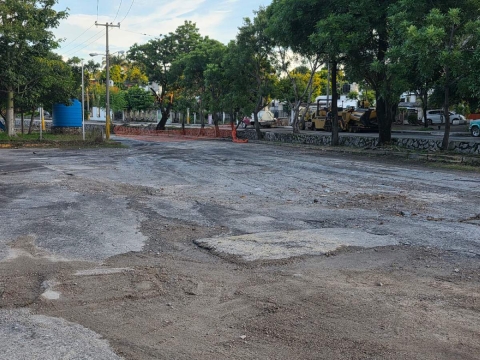 Actualmente la avenida principal de la Unidad Morelos se está rehabilitando. Se esperaba que estuviera lista para la fiesta.