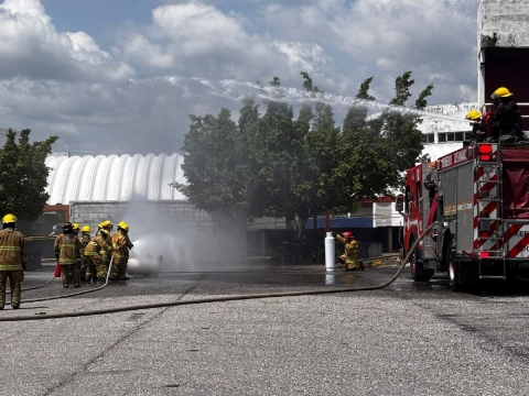 En la central de abastos de Emiliano Zapata se realizó ayer un simulacro de emergencias mayores. 