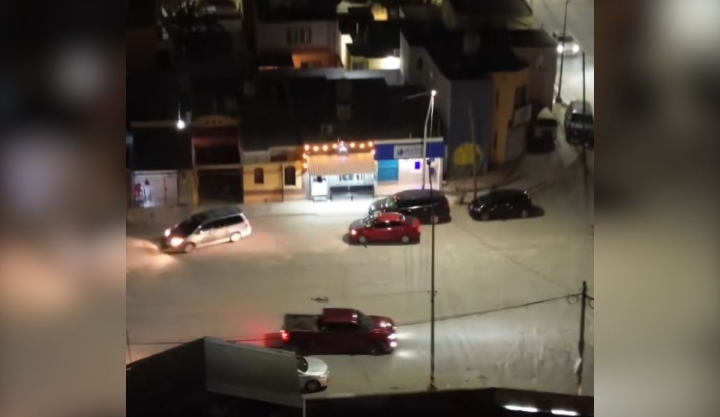 Mexicano usa dron para revisar puesto de esquites y se vuelve viral