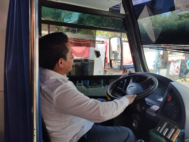 Guillermo cambió la cocina por el volante.