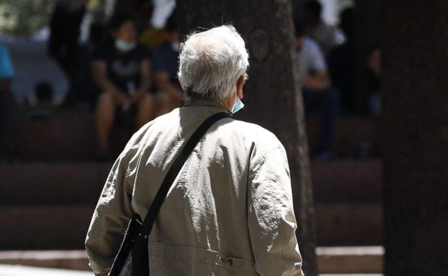 Buscan proteger finanzas de adultos mayores