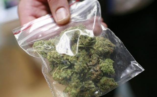 Llevaba marihuana en una mochila