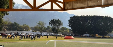 Reanudan combate a incendio forestal en Santo Domingo, en Tepoztlán