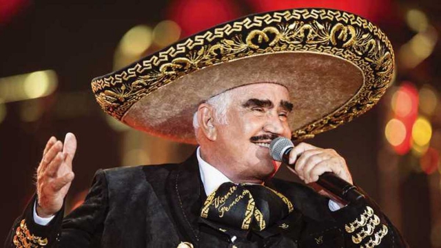 Vicente Fernández dice estar bien, tras ser hospitalizado