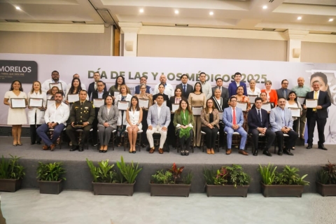 Reconoce Margarita González Saravia invaluable labor de las y los médicos por el bienestar de la gente